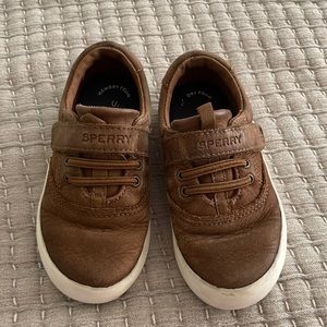 EUC 9 toddler sperry shoes